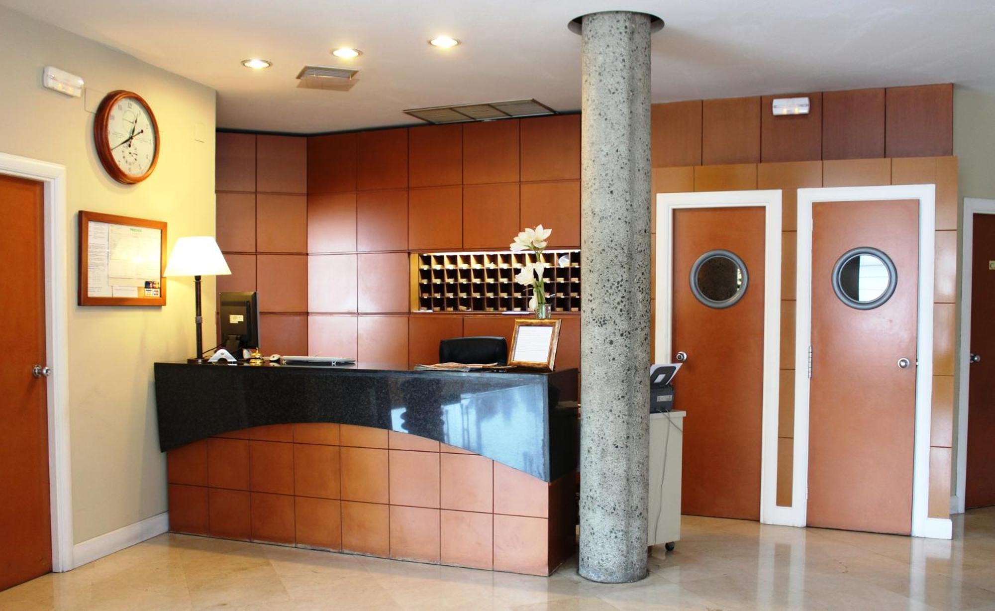 Hotel Azar Plasencia Exterior foto