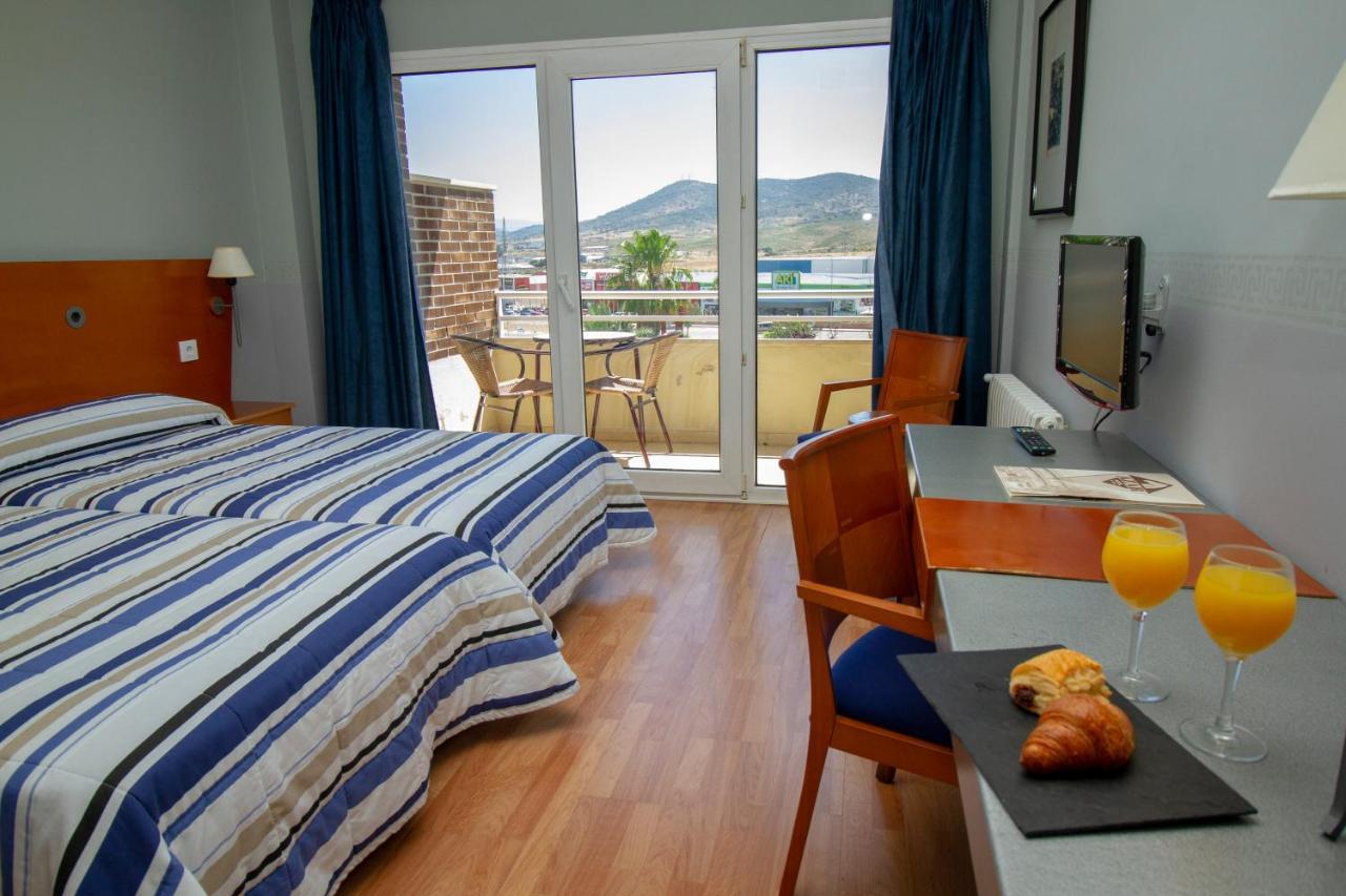 Hotel Azar Plasencia Exterior foto